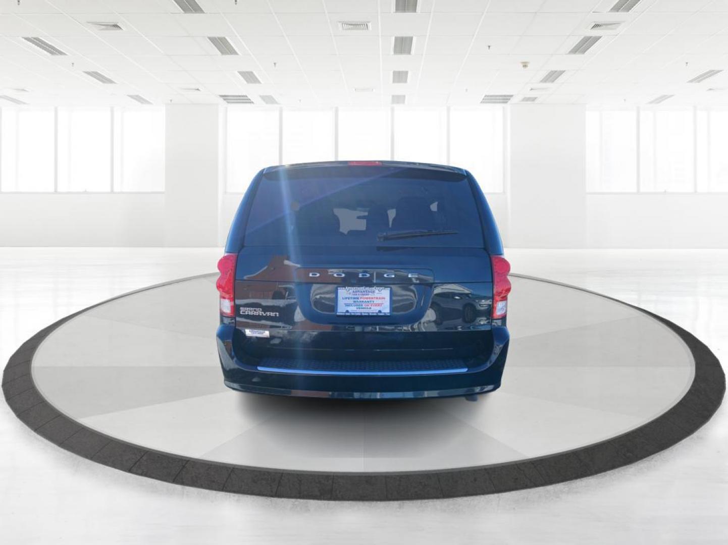 2016 Dodge Grand Caravan Ext (2C4RDGBG2GR) with an 3.6L V6 DOCH 24V engine, located at 401 Woodman Dr, Riverside, OH, 45431, (937) 908-9800, 39.761024, -84.120956 - Photo#3