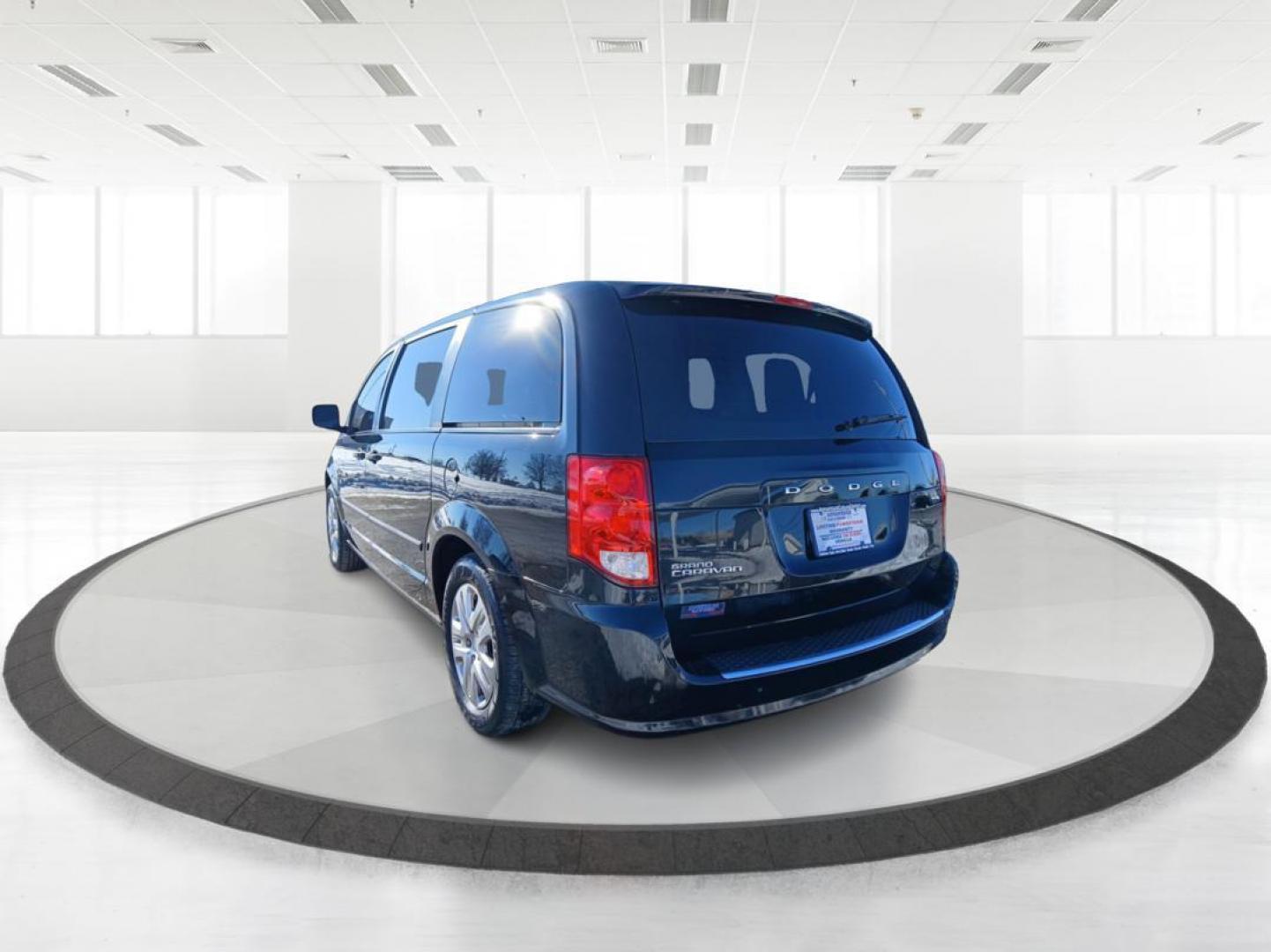 2016 Dodge Grand Caravan Ext (2C4RDGBG2GR) with an 3.6L V6 DOCH 24V engine, located at 401 Woodman Dr, Riverside, OH, 45431, (937) 908-9800, 39.761024, -84.120956 - Photo#4