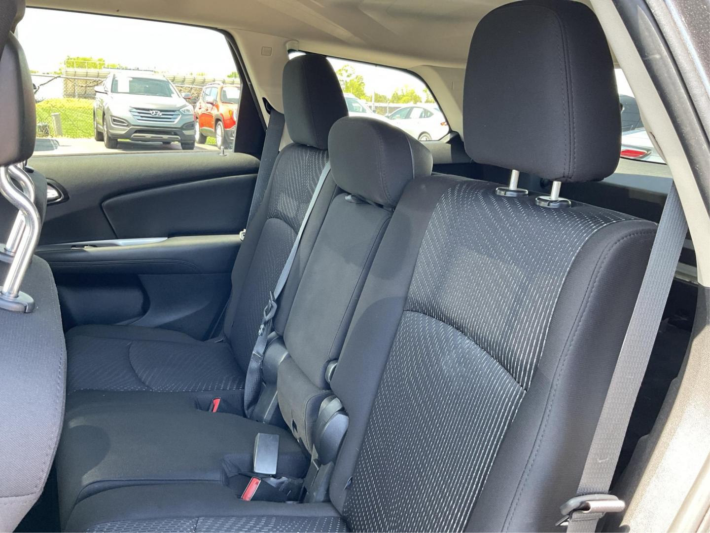 2016 Dodge Journey SE (3C4PDCAB7GT) with an 2.4L L4 DOHC 16V engine, 4-Speed Automatic transmission, located at 1184 Kauffman Ave, Fairborn, OH, 45324, (937) 908-9800, 39.807072, -84.031563 - Photo#10