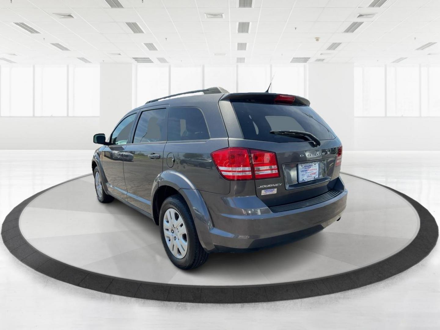 2016 Dodge Journey SE (3C4PDCAB7GT) with an 2.4L L4 DOHC 16V engine, 4-Speed Automatic transmission, located at 1184 Kauffman Ave, Fairborn, OH, 45324, (937) 908-9800, 39.807072, -84.031563 - Photo#5