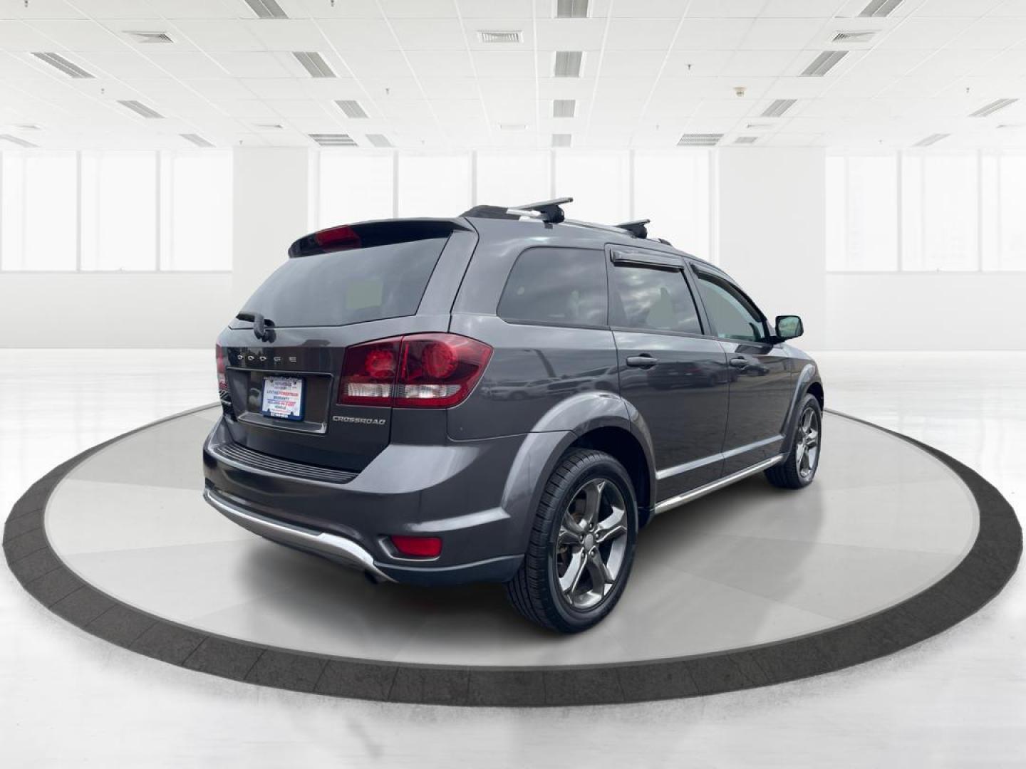 2016 Granite Crystal Metallic Clear Coat Dodge Journey Crossroad FWD (3C4PDCGBXGT) with an 2.4L L4 DOHC 16V engine, 4-Speed Automatic transmission, located at 1230 East Main St, Xenia, OH, 45385, (937) 908-9800, 39.688042, -83.910538 - Photo#2