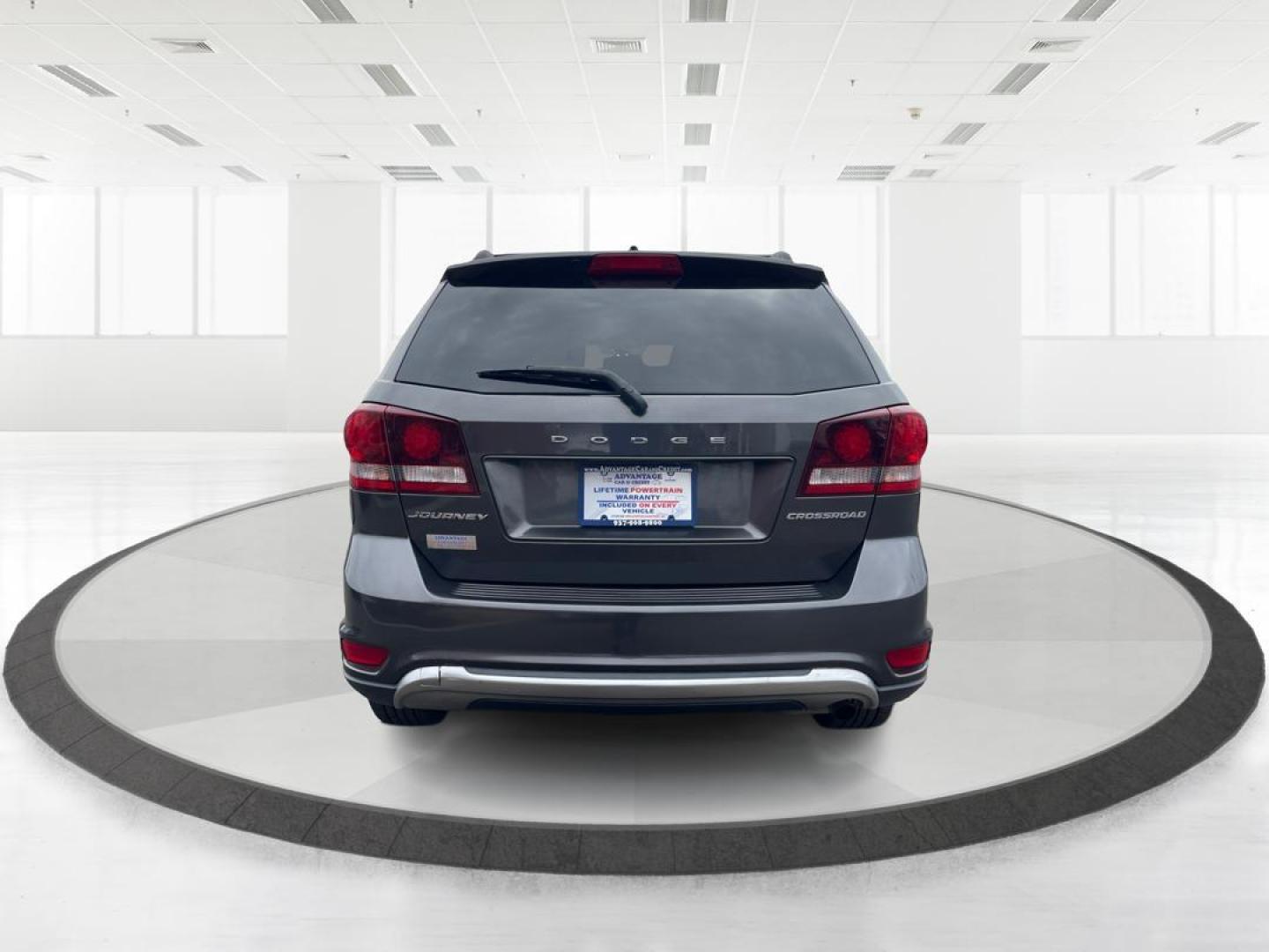 2016 Granite Crystal Metallic Clear Coat Dodge Journey Crossroad FWD (3C4PDCGBXGT) with an 2.4L L4 DOHC 16V engine, 4-Speed Automatic transmission, located at 1230 East Main St, Xenia, OH, 45385, (937) 908-9800, 39.688042, -83.910538 - Photo#3