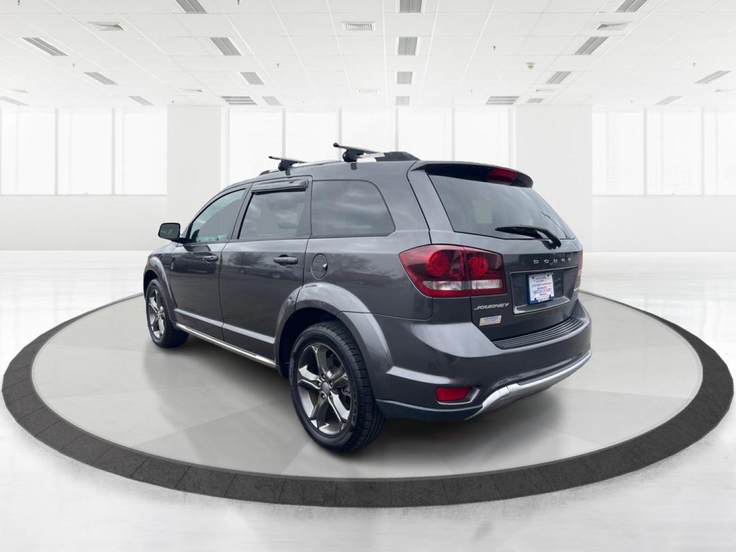 2016 Granite Crystal Metallic Clear Coat Dodge Journey Crossroad FWD (3C4PDCGBXGT) with an 2.4L L4 DOHC 16V engine, 4-Speed Automatic transmission, located at 1230 East Main St, Xenia, OH, 45385, (937) 908-9800, 39.688042, -83.910538 - Photo#4