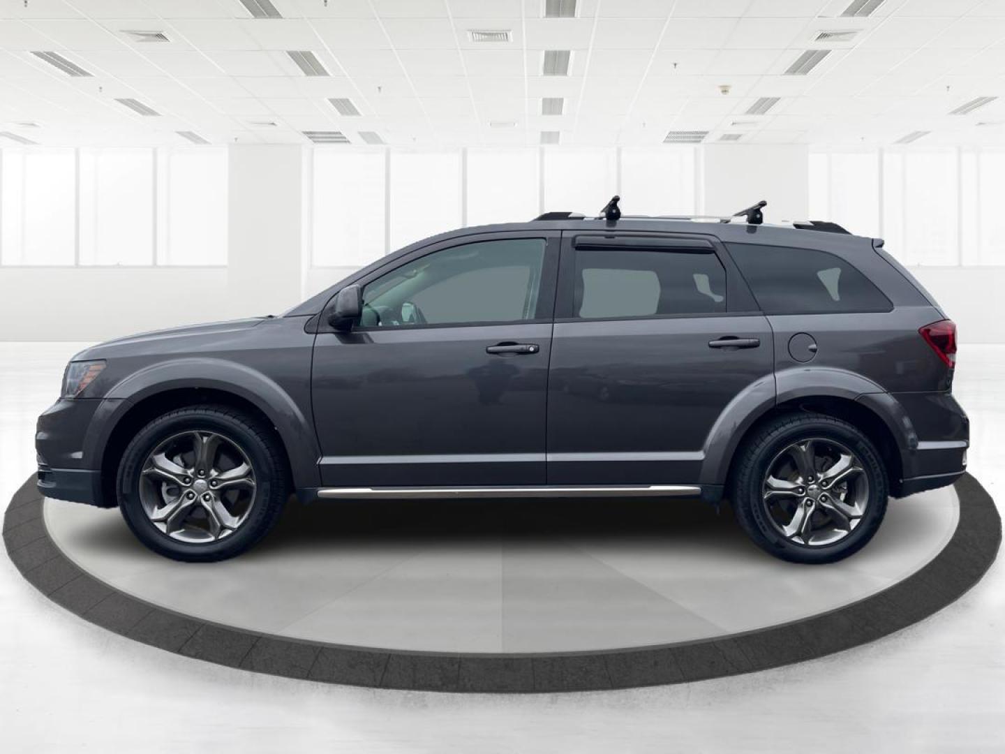 2016 Granite Crystal Metallic Clear Coat Dodge Journey Crossroad FWD (3C4PDCGBXGT) with an 2.4L L4 DOHC 16V engine, 4-Speed Automatic transmission, located at 1230 East Main St, Xenia, OH, 45385, (937) 908-9800, 39.688042, -83.910538 - Photo#5
