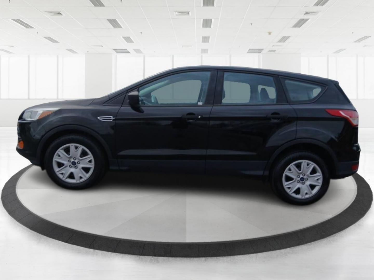 2016 Ford Escape S FWD (1FMCU0F7XGU) with an 2.5L L4 DOHC 16V engine, 6-Speed Automatic transmission, located at 401 Woodman Dr, Riverside, OH, 45431, (937) 908-9800, 39.761024, -84.120956 - Photo#5