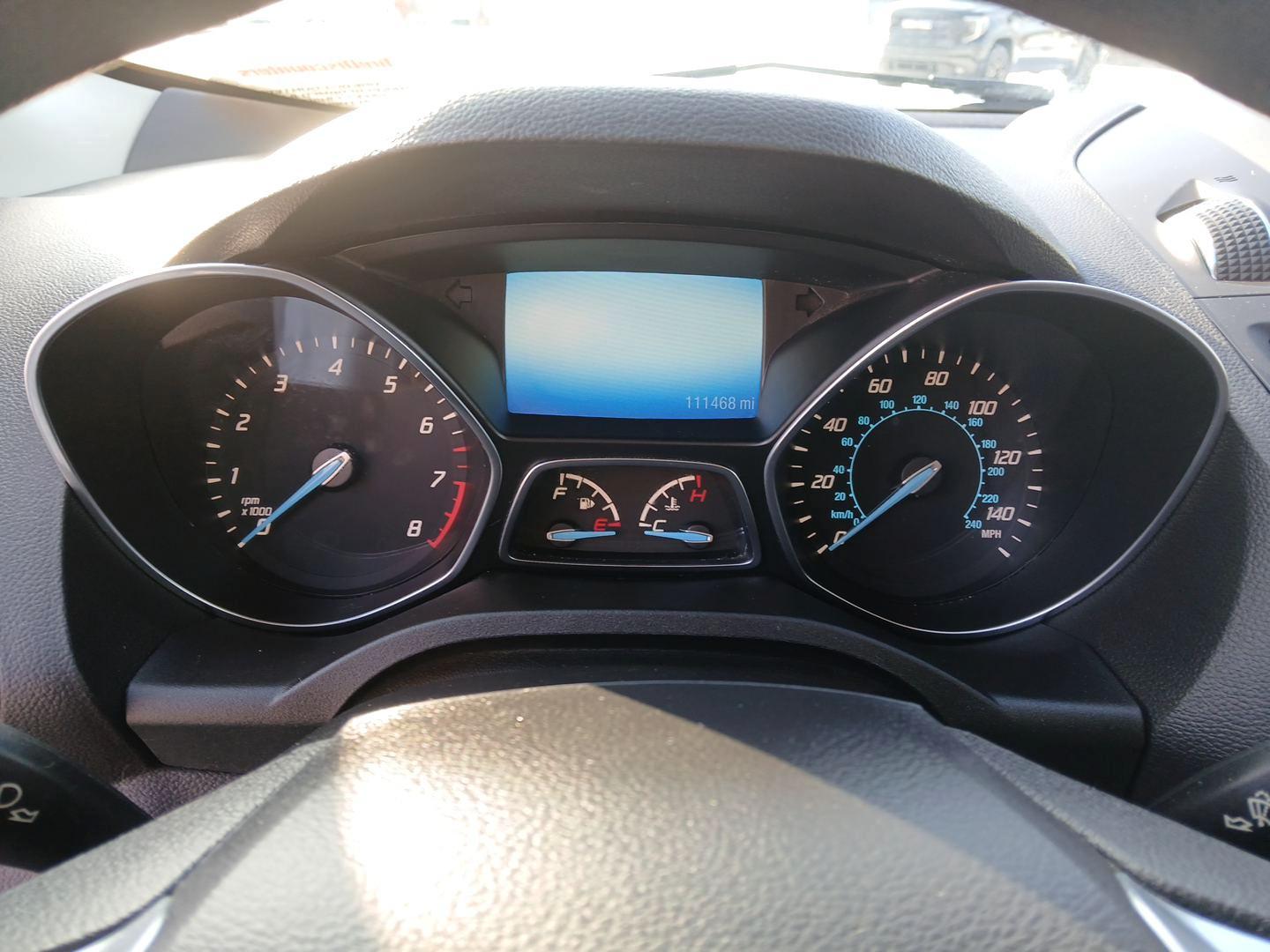 2016 Ford Escape SE 4WD (1FMCU9G91GU) with an 2.0L L4 DOHC 16V engine, 6-Speed Automatic transmission, located at 1184 Kauffman Ave, Fairborn, OH, 45324, (937) 908-9800, 39.807072, -84.031563 - Photo#14