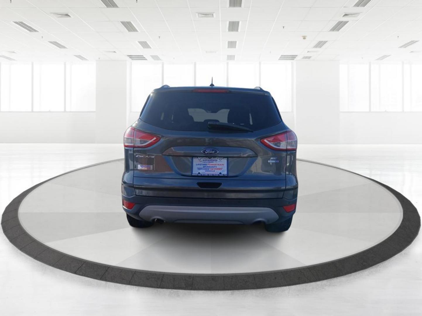 2016 Ford Escape SE 4WD (1FMCU9G91GU) with an 2.0L L4 DOHC 16V engine, 6-Speed Automatic transmission, located at 1184 Kauffman Ave, Fairborn, OH, 45324, (937) 908-9800, 39.807072, -84.031563 - Photo#3