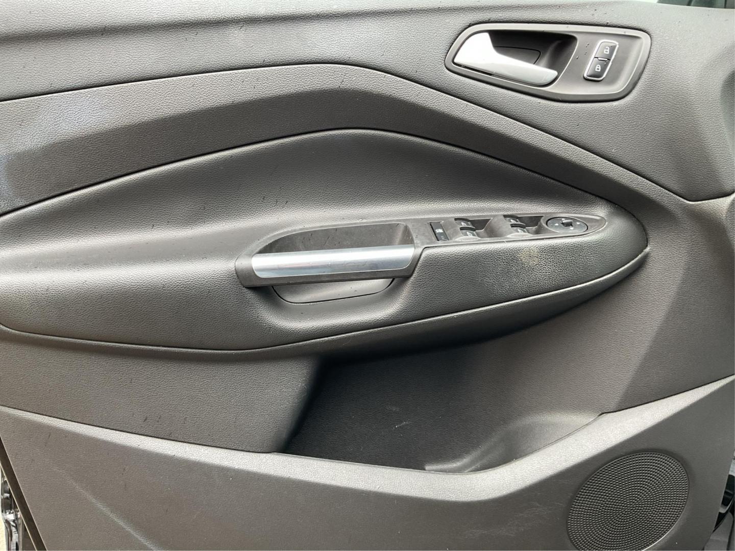 2016 Ford Escape SE (1FMCU9G96GU) with an EcoBoost 1.6L I-4 gasoline direct injection engine, located at 880 E. National Road, OH, 45377, (937) 908-9800, 39.891918, -84.183975 - Photo#16