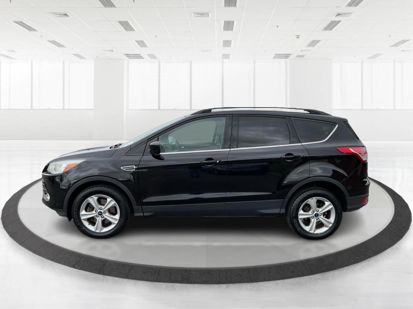 2016 Ford Escape SE (1FMCU9G96GU) with an EcoBoost 1.6L I-4 gasoline direct injection engine, located at 880 E. National Road, OH, 45377, (937) 908-9800, 39.891918, -84.183975 - Photo#4