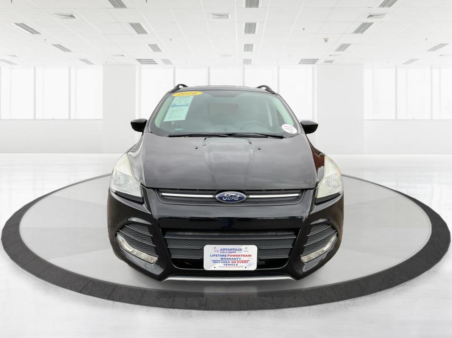 2016 Ford Escape SE (1FMCU9G96GU) with an EcoBoost 1.6L I-4 gasoline direct injection engine, located at 880 E. National Road, OH, 45377, (937) 908-9800, 39.891918, -84.183975 - Photo#5