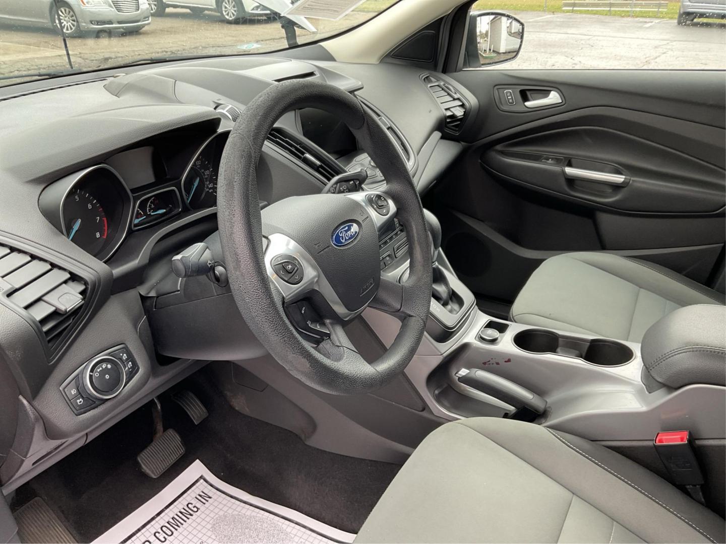 2016 Ford Escape SE (1FMCU9G96GU) with an EcoBoost 1.6L I-4 gasoline direct injection engine, located at 880 E. National Road, OH, 45377, (937) 908-9800, 39.891918, -84.183975 - Photo#7