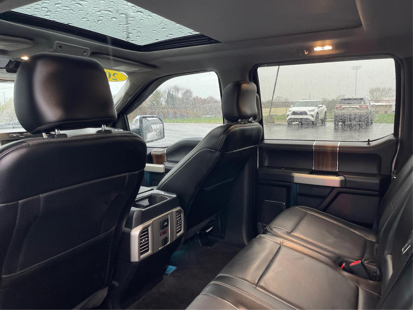 2016 Ford F-150 Lariat SuperCrew 5.5-ft. Bed 4WD (1FTFW1EG3GF) with an 3.5 V6 engine, 6-Speed Automatic transmission, located at 4508 South Dixie Dr, Moraine, OH, 45439, (937) 908-9800, 39.807072, -84.031563 - Photo#9