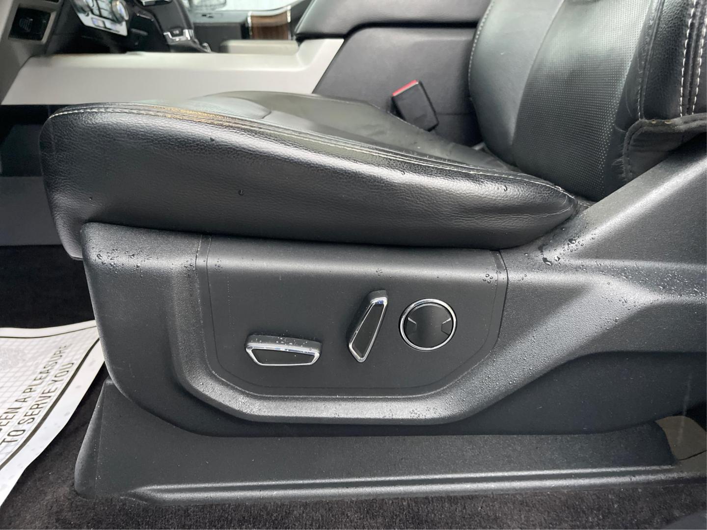 2016 Ford F-150 Lariat SuperCrew 5.5-ft. Bed 4WD (1FTFW1EG3GF) with an 3.5 V6 engine, 6-Speed Automatic transmission, located at 4508 South Dixie Dr, Moraine, OH, 45439, (937) 908-9800, 39.807072, -84.031563 - Photo#17