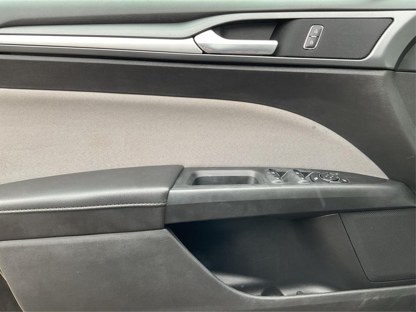 2016 Ford Fusion S (3FA6P0G75GR) with an Duratec 2.5L I-4 DOHC engine, located at 1099 N County Rd 25A , Troy, OH, 45373, (937) 908-9800, 40.057041, -84.215462 - Photo#17