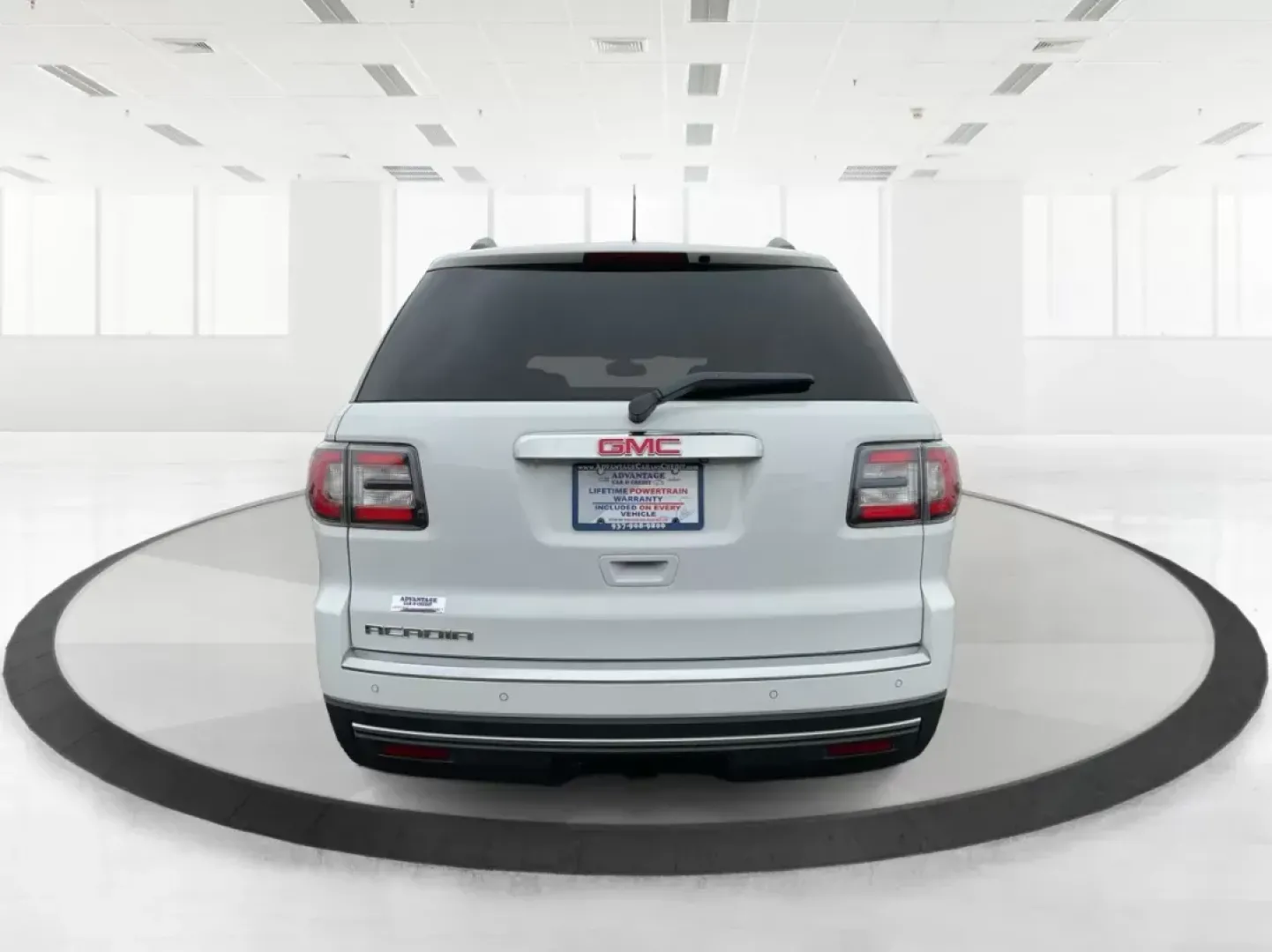 2016 GMC Acadia SLE-2 (1GKKRPKD7GJ) with an 3.6L V-6 gasoline direct injection engine, located at 8750 N County Rd 25A, Piqua, OH, 45356, (937) 908-9800, 40.164391, -84.232513 - Photo#3