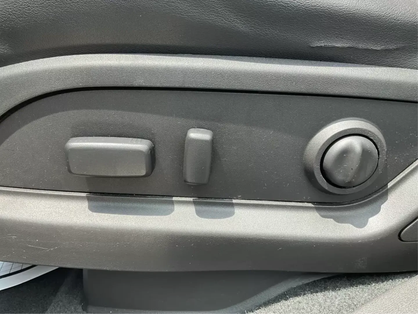 2016 GMC Acadia SLT-1 (1GKKVRKD0GJ) with an 3.6L V-6 gasoline direct injection engine, located at 1951 S Dayton Lakeview Rd., New Carlisle, OH, 45344, (937) 908-9800, 39.890999, -84.050255 - Photo#17