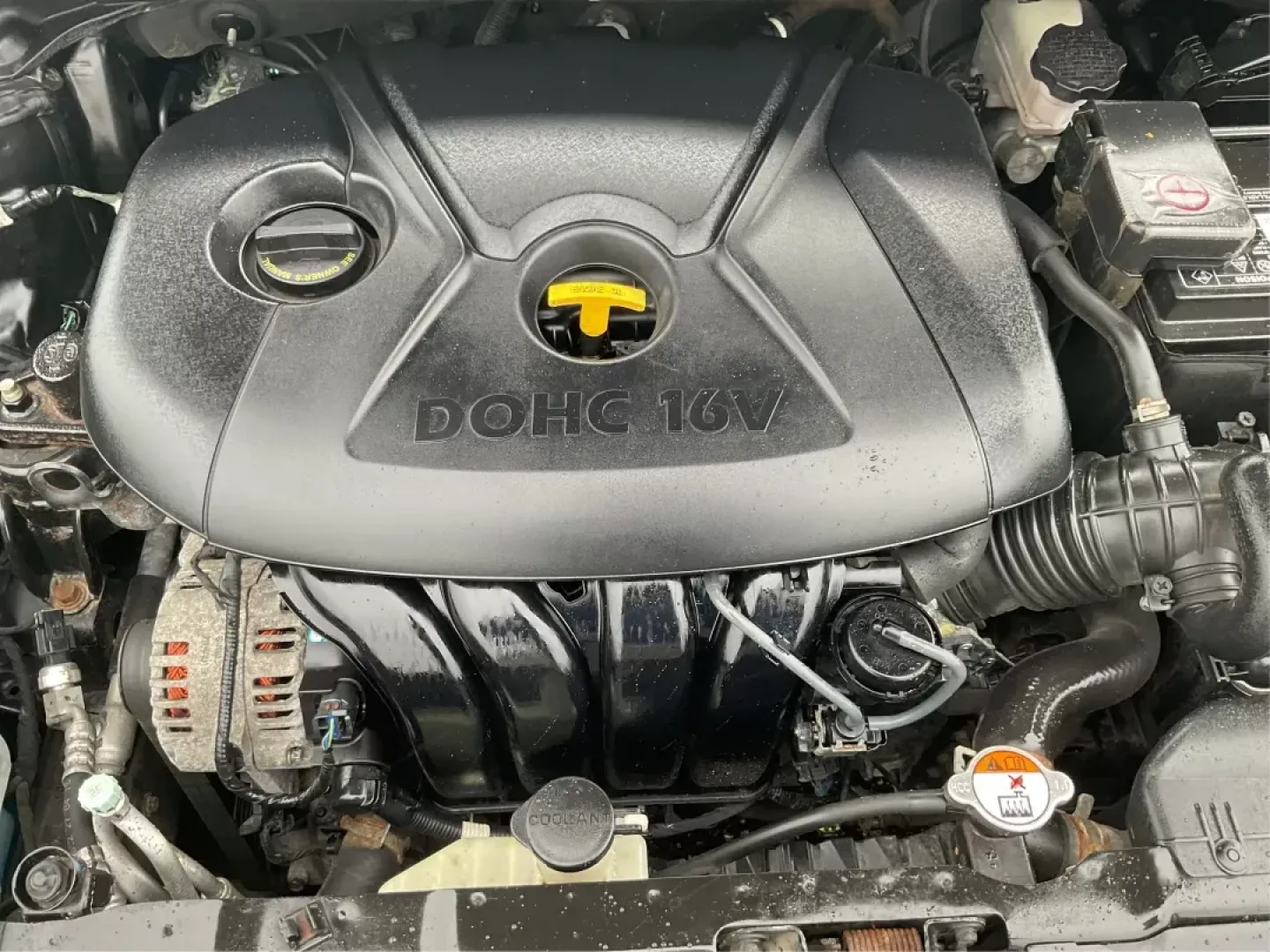 2016 Hyundai Elantra Value Edition (5NPDH4AE1GH) with an Nu 1.8L I-4 DOHC engine, located at 1230 East Main St, Xenia, OH, 45385, (937) 908-9800, 39.688042, -83.910538 - Photo#9