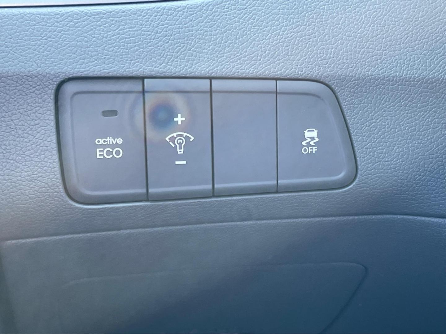 2016 Hyundai Elantra SE (5NPDH4AE7GH) with an Other engine, located at 8750 N County Rd 25A, Piqua, OH, 45356, (937) 908-9800, 40.164391, -84.232513 - Photo#15