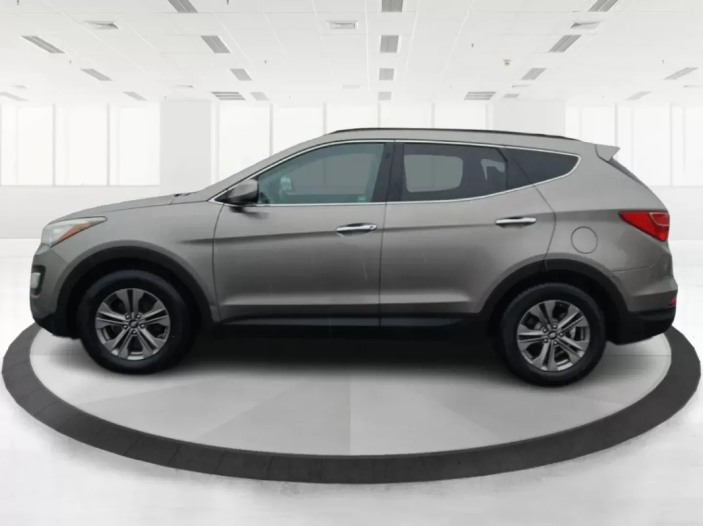 2016 Hyundai Santa Fe Sport 2.4 AWD (5XYZUDLB9GG) with an 2.4L L4 DOHC 16V engine, 6-Speed Automatic transmission, located at 1230 East Main St, Xenia, OH, 45385, (937) 908-9800, 39.688042, -83.910538 - **Discover Your Next Adventure with the 2016 Hyundai Santa Fe Sport 2.4 AWD at Advantage Car and Credit!**<br /> <br /> Are you ready to elevate your family outings or weekend getaways? The 2016 Hyundai Santa Fe Sport 2.4 AWD is the perfect companion for anyone seeking comfort, safety, and versatili - Photo#5