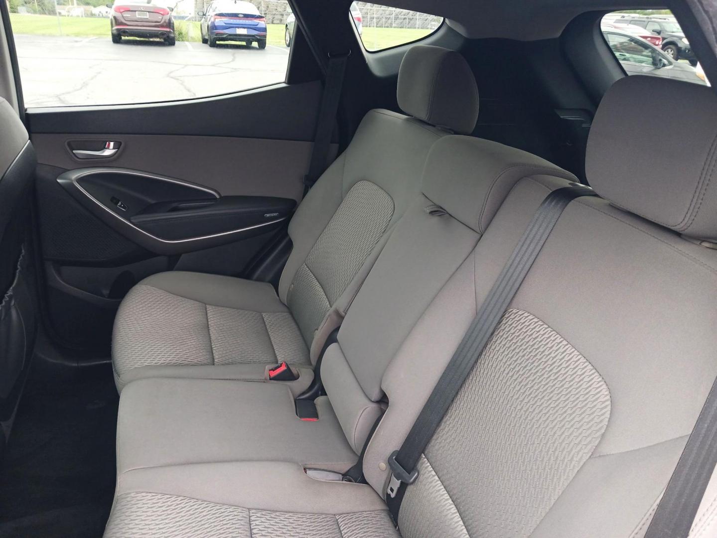 2016 Hyundai Santa Fe Sport 2.4 FWD (5XYZT3LB2GG) with an 2.4L L4 DOHC 16V engine, 6-Speed Automatic transmission, located at 1184 Kauffman Ave, Fairborn, OH, 45324, (937) 908-9800, 39.807072, -84.031563 - Photo#9