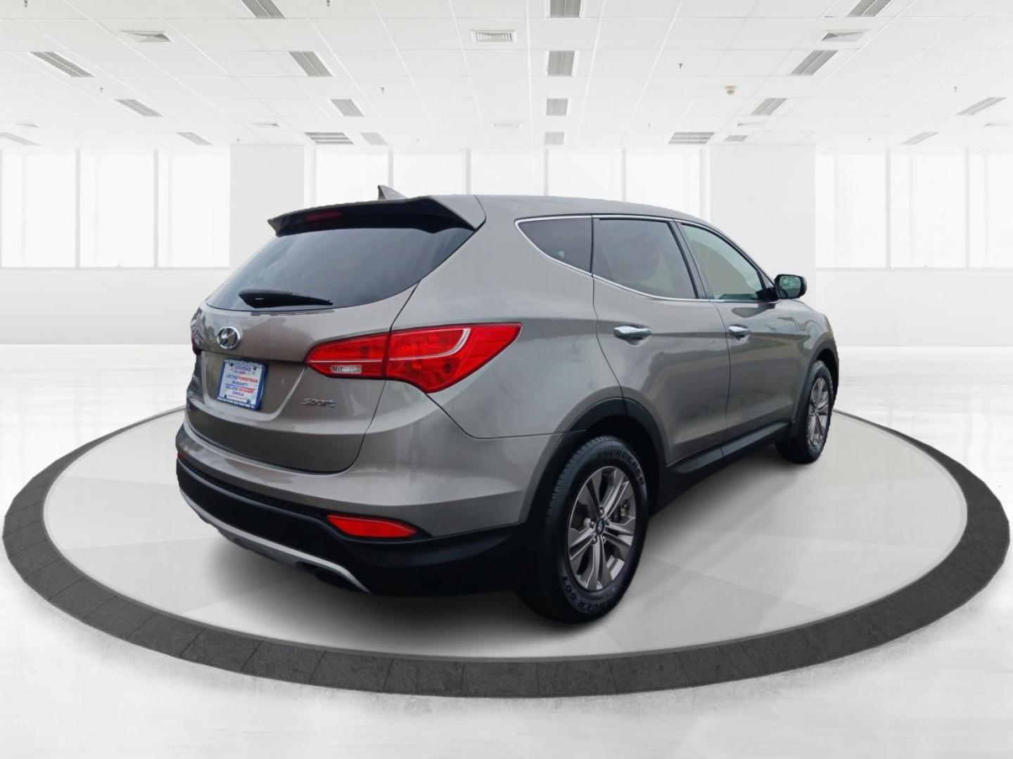 2016 Hyundai Santa Fe Sport 2.4 FWD (5XYZT3LB2GG) with an 2.4L L4 DOHC 16V engine, 6-Speed Automatic transmission, located at 1184 Kauffman Ave, Fairborn, OH, 45324, (937) 908-9800, 39.807072, -84.031563 - Photo#2