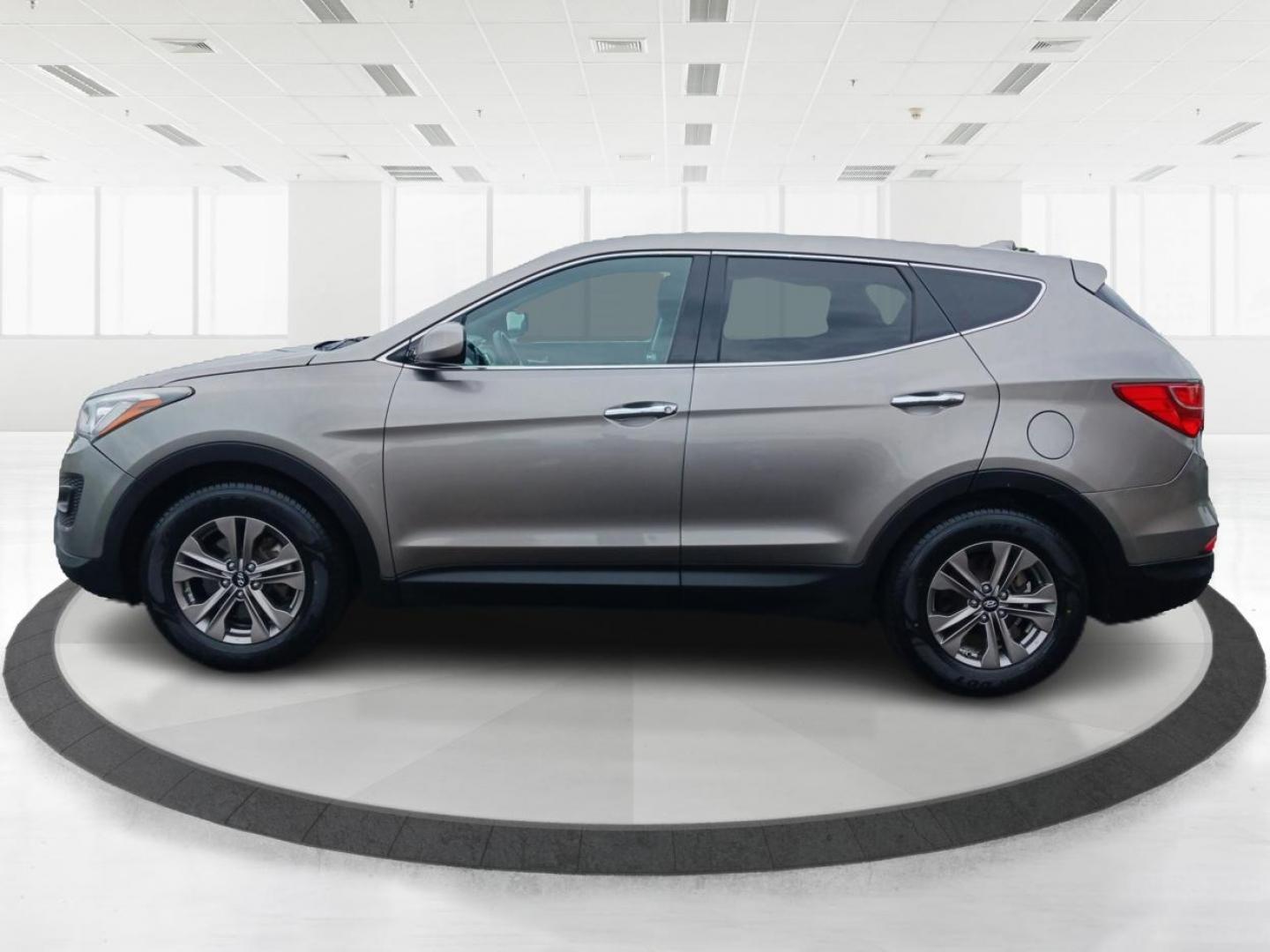 2016 Hyundai Santa Fe Sport 2.4 FWD (5XYZT3LB2GG) with an 2.4L L4 DOHC 16V engine, 6-Speed Automatic transmission, located at 1184 Kauffman Ave, Fairborn, OH, 45324, (937) 908-9800, 39.807072, -84.031563 - Photo#5