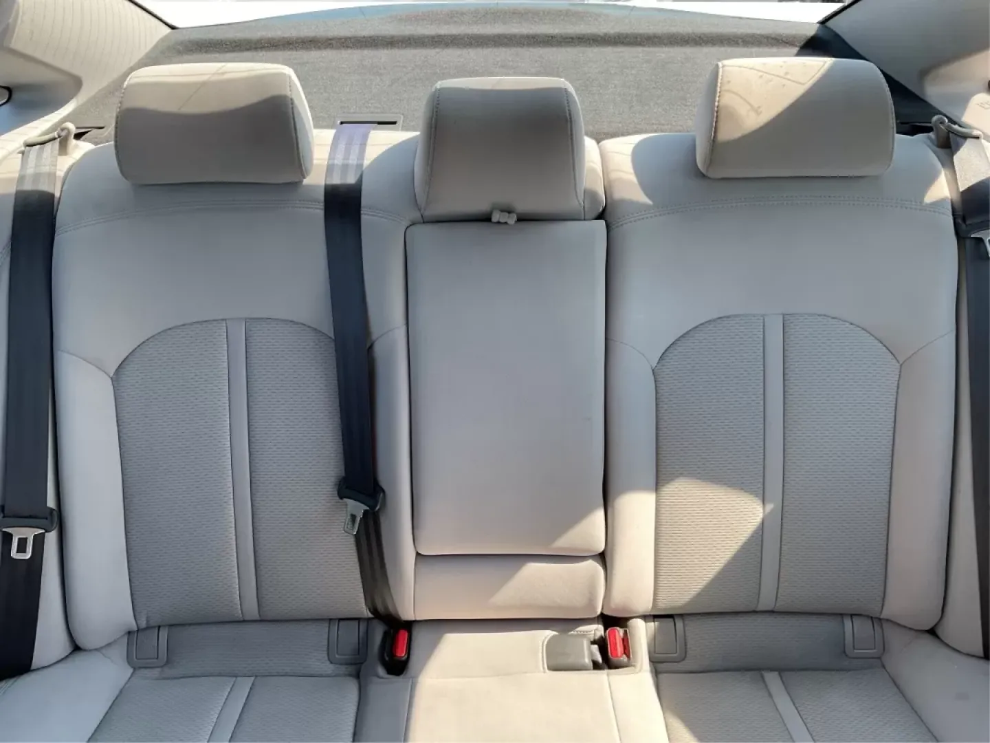 2016 Hyundai Sonata SE (5NPE24AF8GH) with an 2.4L I-4 gasoline direct injection engine, located at 1184 Kauffman Ave, Fairborn, OH, 45324, (937) 908-9800, 39.807072, -84.031563 - Photo#13