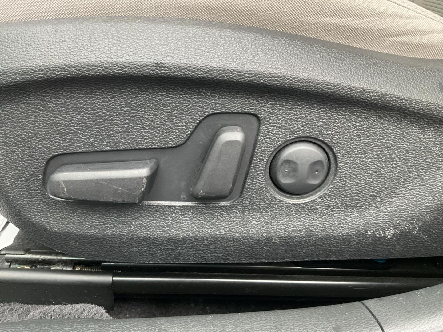 2016 Hyundai Sonata Sport (5NPE34AF1GH) with an 2.4L I-4 gasoline direct injection engine, located at 1184 Kauffman Ave, Fairborn, OH, 45324, (937) 908-9800, 39.807072, -84.031563 - Photo#16