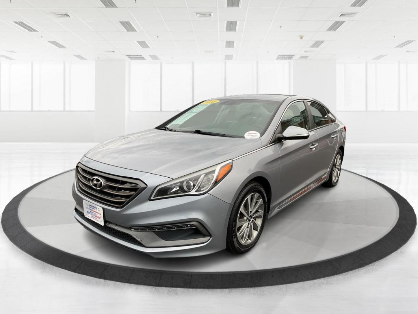 2016 Hyundai Sonata Sport (5NPE34AF1GH) with an 2.4L I-4 gasoline direct injection engine, located at 1184 Kauffman Ave, Fairborn, OH, 45324, (937) 908-9800, 39.807072, -84.031563 - Photo#7