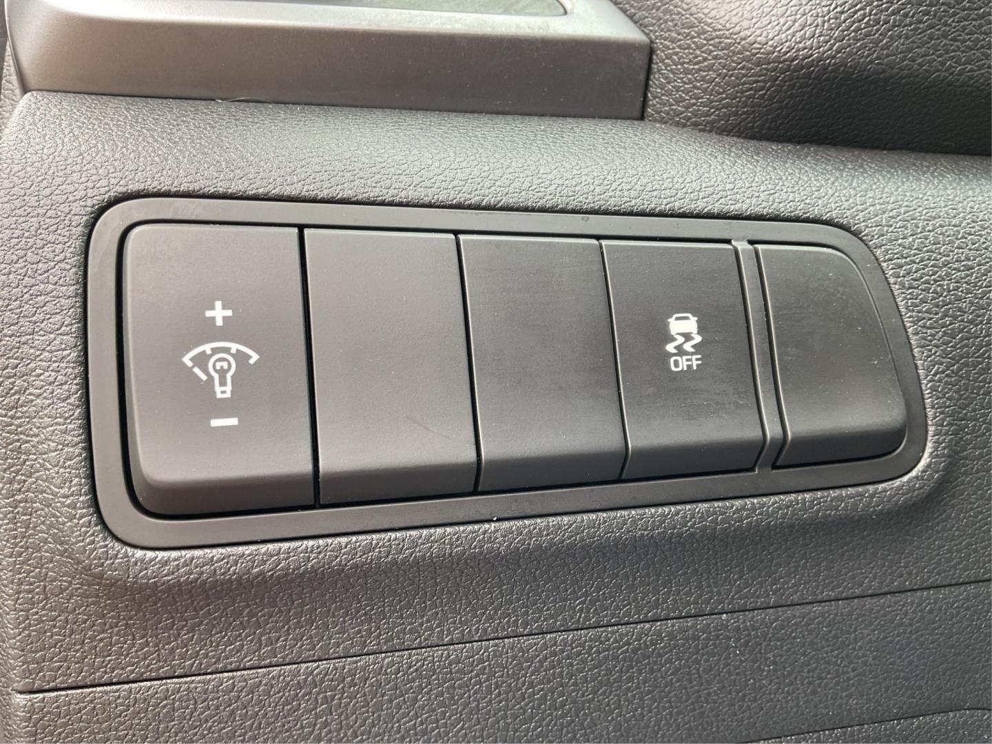 2016 Hyundai Tucson SE (KM8J33A41GU) with an Other engine, located at 1230 East Main St, Xenia, OH, 45385, (937) 908-9800, 39.688042, -83.910538 - Photo#15