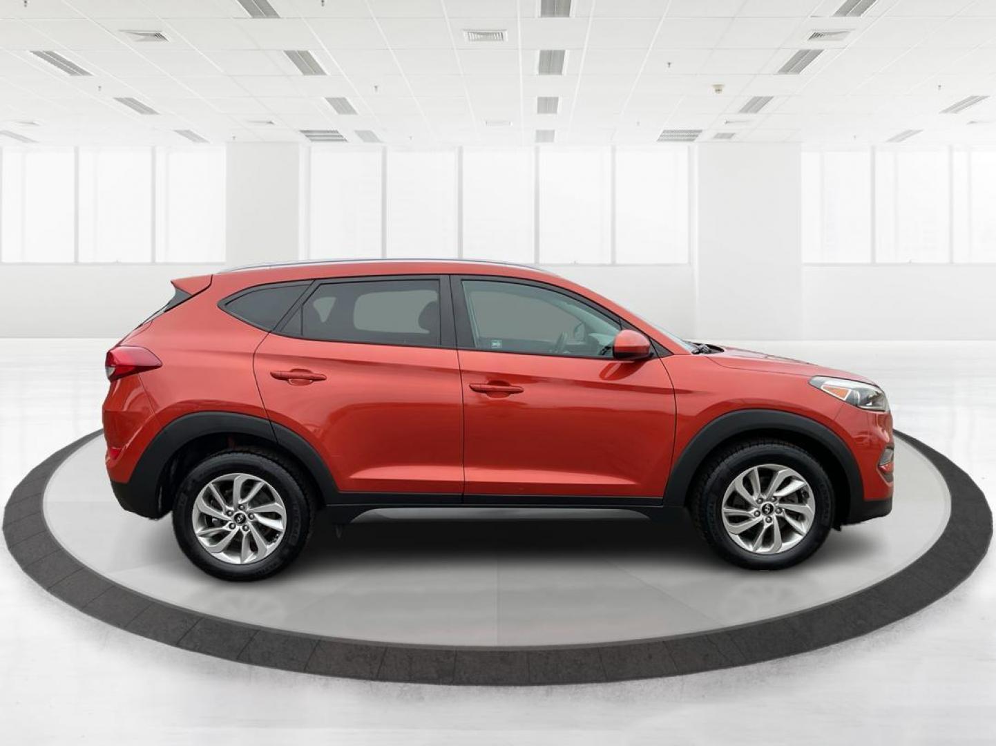 2016 Hyundai Tucson SE (KM8J33A41GU) with an Other engine, located at 1230 East Main St, Xenia, OH, 45385, (937) 908-9800, 39.688042, -83.910538 - Photo#1