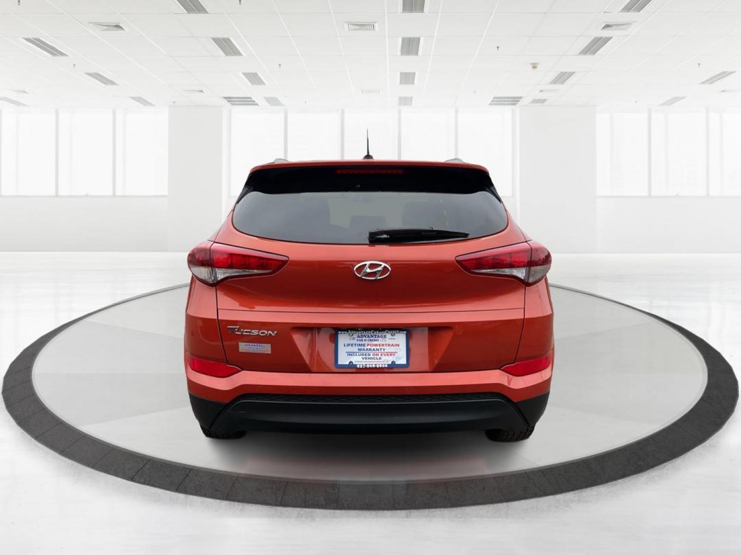 2016 Hyundai Tucson SE (KM8J33A41GU) with an Other engine, located at 1230 East Main St, Xenia, OH, 45385, (937) 908-9800, 39.688042, -83.910538 - Photo#2