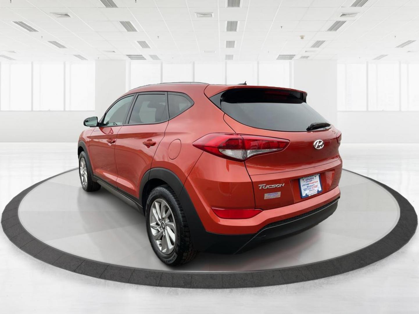 2016 Hyundai Tucson SE (KM8J33A41GU) with an Other engine, located at 1230 East Main St, Xenia, OH, 45385, (937) 908-9800, 39.688042, -83.910538 - Photo#3
