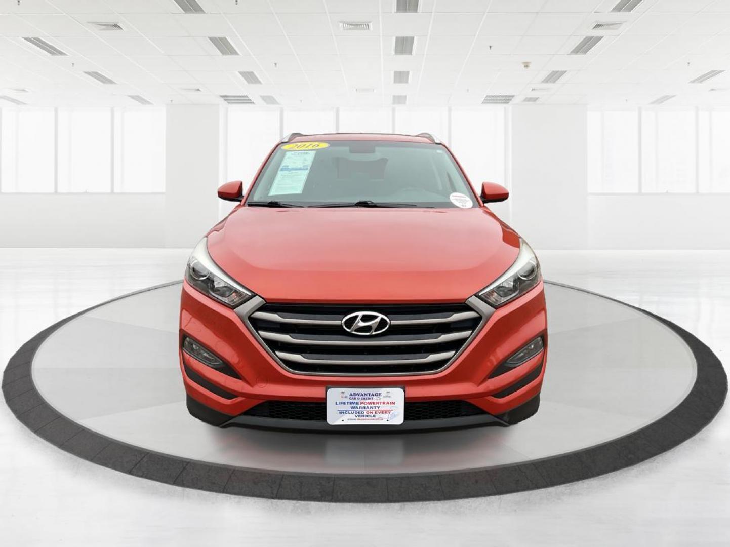 2016 Hyundai Tucson SE (KM8J33A41GU) with an Other engine, located at 1230 East Main St, Xenia, OH, 45385, (937) 908-9800, 39.688042, -83.910538 - Photo#5