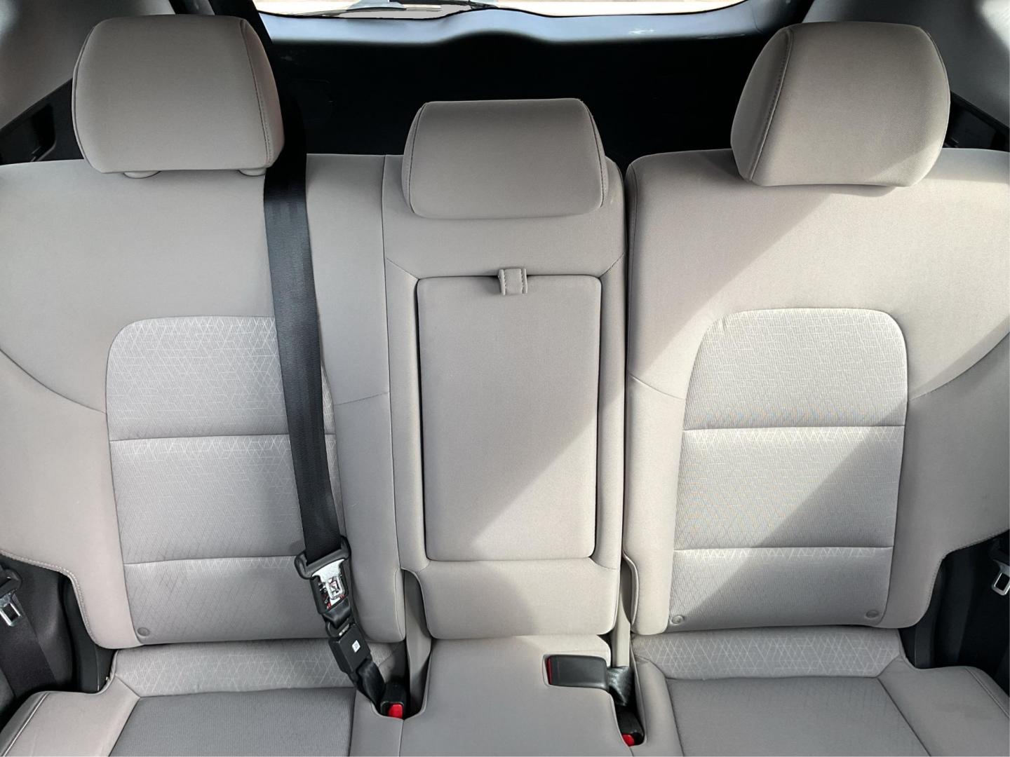2016 Hyundai Tucson SE (KM8J33A49GU) with an Nu 2L I-4 gasoline direct injection engine, located at 1230 East Main St, Xenia, OH, 45385, (937) 908-9800, 39.688042, -83.910538 - Photo#12