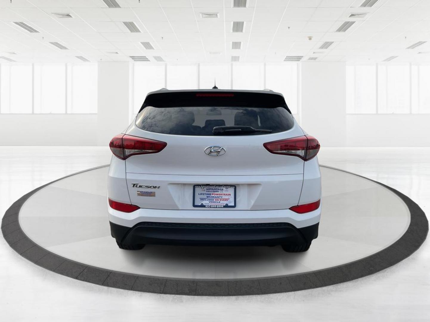 2016 Hyundai Tucson SE (KM8J33A49GU) with an Nu 2L I-4 gasoline direct injection engine, located at 1230 East Main St, Xenia, OH, 45385, (937) 908-9800, 39.688042, -83.910538 - Photo#3