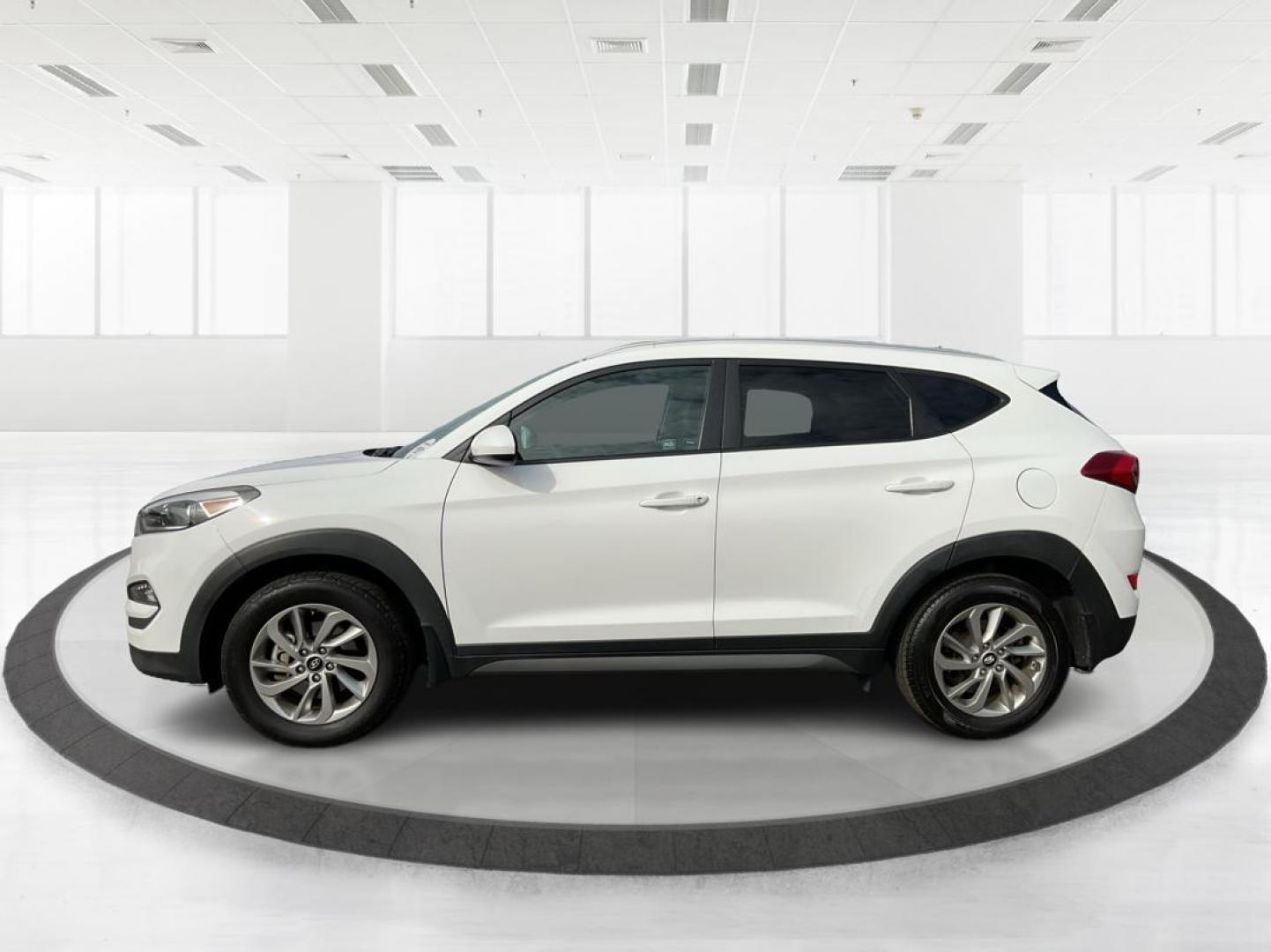 2016 Hyundai Tucson SE (KM8J33A49GU) with an Nu 2L I-4 gasoline direct injection engine, located at 1230 East Main St, Xenia, OH, 45385, (937) 908-9800, 39.688042, -83.910538 - Photo#4