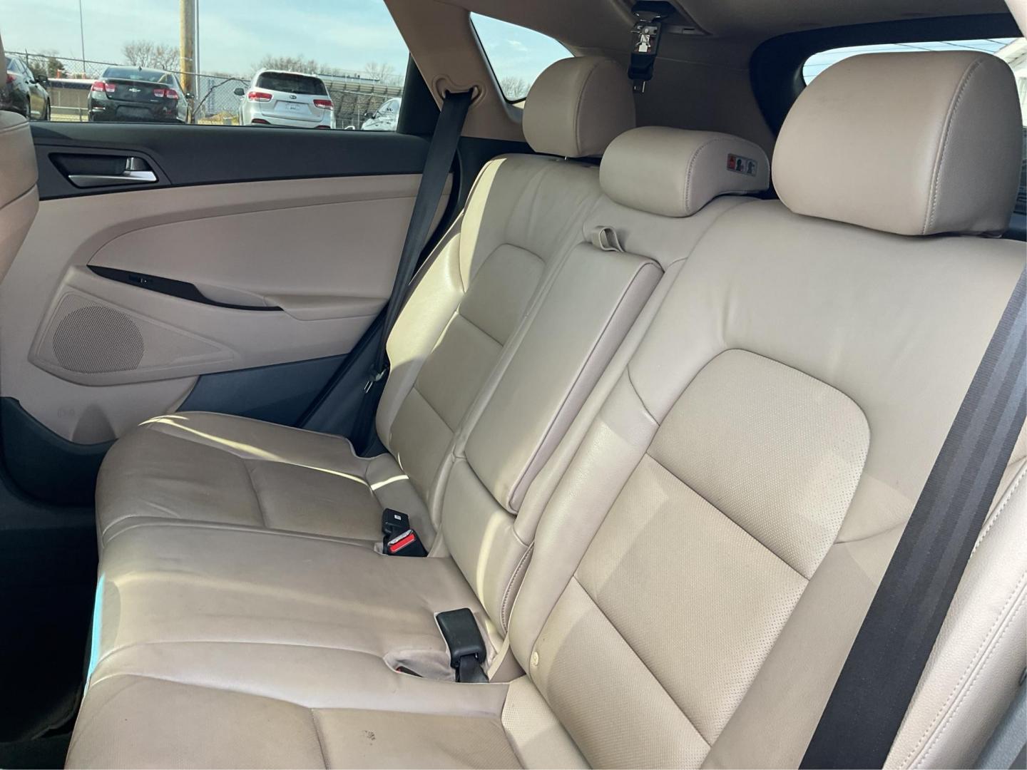 2016 Hyundai Tucson Limited (KM8J3CA20GU) with an 1.6L I-4 gasoline direct injection engine, located at 1099 N County Rd 25A , Troy, OH, 45373, (937) 908-9800, 40.057041, -84.215462 - Photo#9