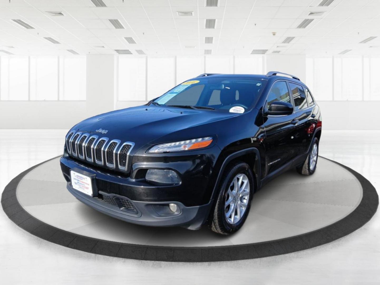 2016 Jeep Cherokee Latitude FWD (1C4PJLCB1GW) with an 2.4L L4 DOHC 16V engine, 9-Speed Automatic transmission, located at 4508 South Dixie Dr, Moraine, OH, 45439, (937) 908-9800, 39.807072, -84.031563 - Photo#7