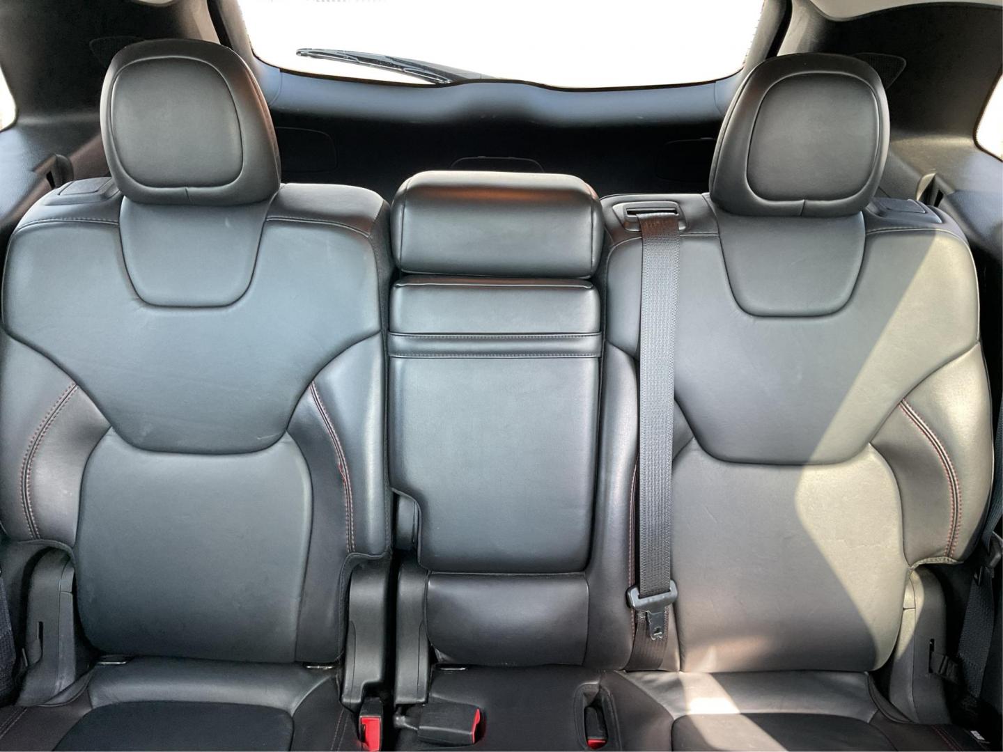 2016 Jeep Cherokee Trailhawk 4WD (1C4PJMBS9GW) with an 3.2L V6 DOHC 24V engine, 9-Speed Automatic transmission, located at 1184 Kauffman Ave, Fairborn, OH, 45324, (937) 908-9800, 39.807072, -84.031563 - Photo#11