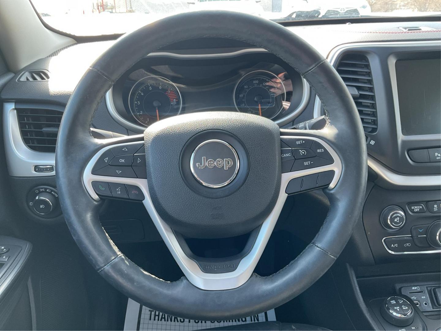 2016 Jeep Cherokee Trailhawk 4WD (1C4PJMBS9GW) with an 3.2L V6 DOHC 24V engine, 9-Speed Automatic transmission, located at 1184 Kauffman Ave, Fairborn, OH, 45324, (937) 908-9800, 39.807072, -84.031563 - Photo#13