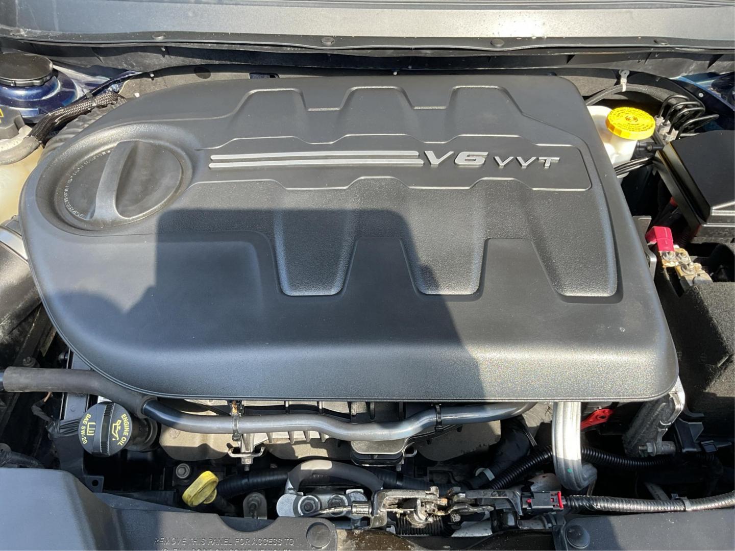 2016 Jeep Cherokee Trailhawk 4WD (1C4PJMBS9GW) with an 3.2L V6 DOHC 24V engine, 9-Speed Automatic transmission, located at 1184 Kauffman Ave, Fairborn, OH, 45324, (937) 908-9800, 39.807072, -84.031563 - Photo#8