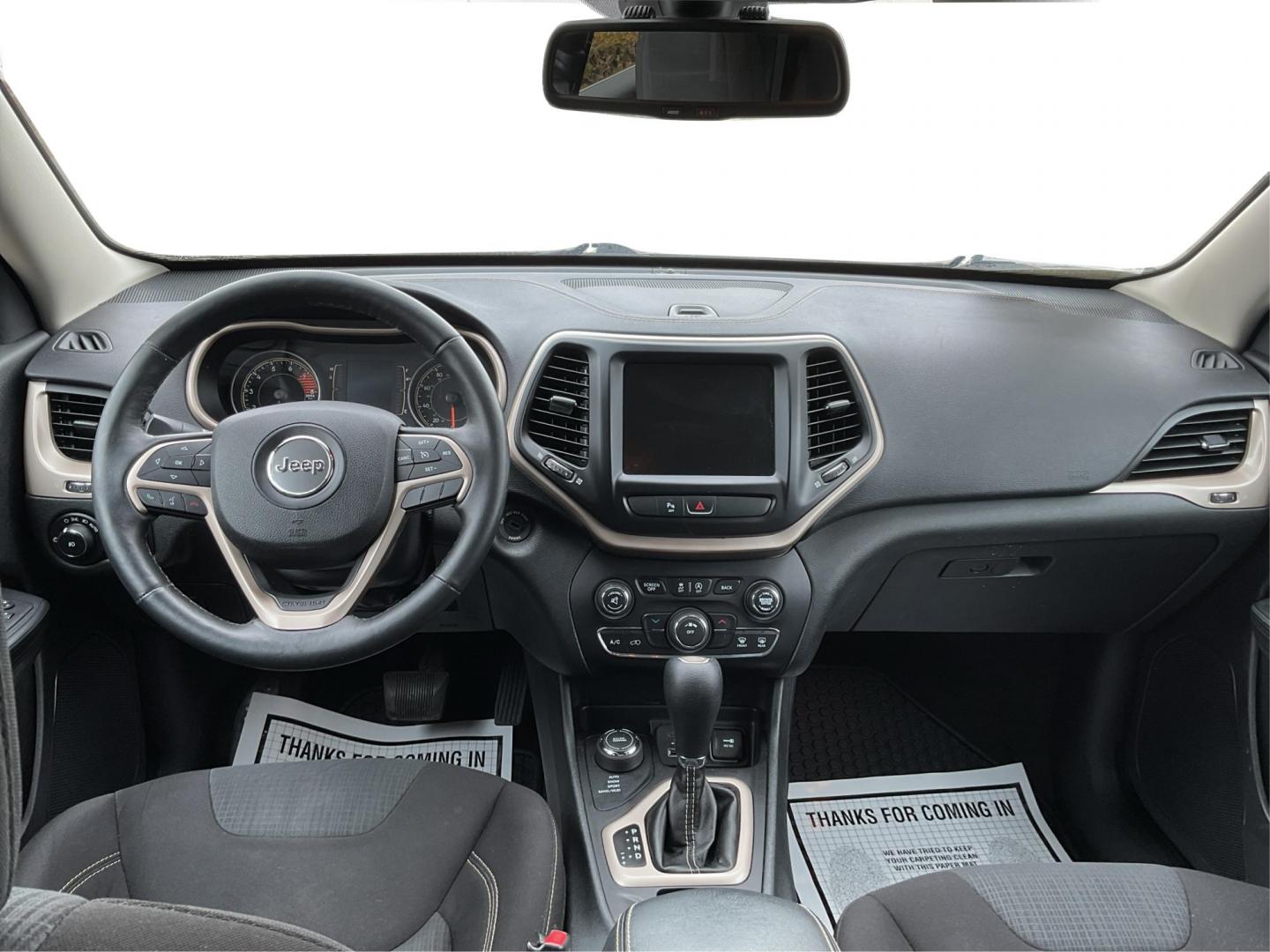 2016 Jeep Cherokee Latitude (1C4PJMCS0GW) with an Pentastar 3.2L V-6 DOHC engine, located at 1230 East Main St, Xenia, OH, 45385, (937) 908-9800, 39.688042, -83.910538 - Photo#20