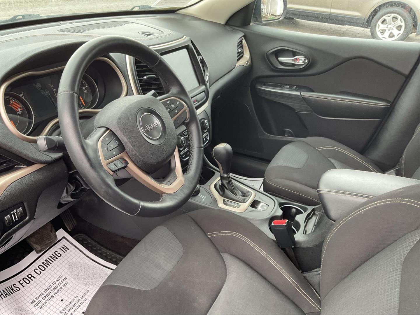 2016 Jeep Cherokee Latitude (1C4PJMCS0GW) with an Pentastar 3.2L V-6 DOHC engine, located at 1230 East Main St, Xenia, OH, 45385, (937) 908-9800, 39.688042, -83.910538 - Photo#8