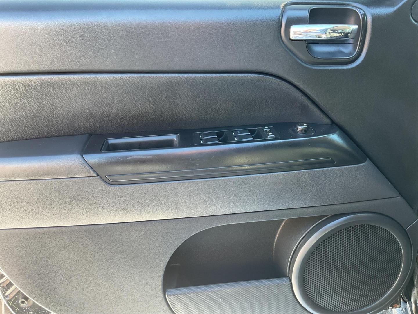 2016 Jeep Compass Sport (1C4NJDBB2GD) with an 2.4L I-4 DOHC engine, located at 4508 South Dixie Dr, Moraine, OH, 45439, (937) 908-9800, 39.807072, -84.031563 - Photo#14