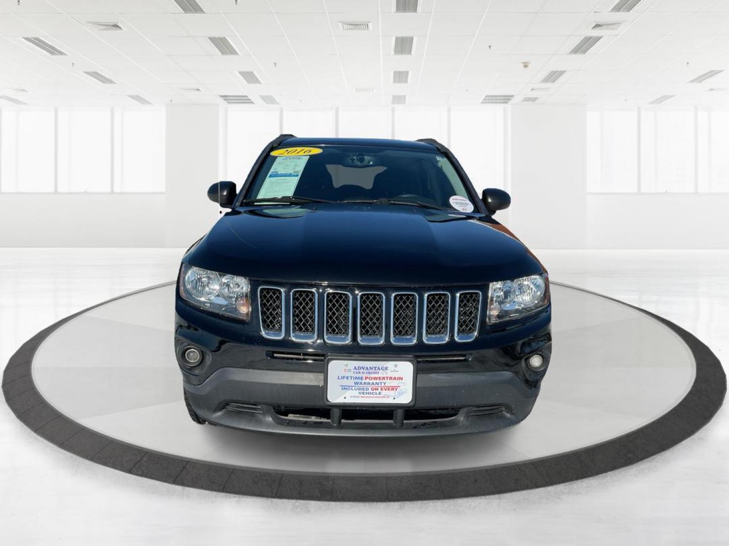 2016 Jeep Compass Sport (1C4NJDBB2GD) with an 2.4L I-4 DOHC engine, located at 4508 South Dixie Dr, Moraine, OH, 45439, (937) 908-9800, 39.807072, -84.031563 - Photo#4