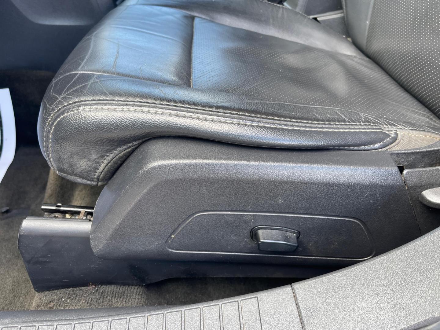 2016 Jeep Compass High Altitude Edition (1C4NJCEA4GD) with an 2L I-4 DOHC engine, located at 401 Woodman Dr, Riverside, OH, 45431, (937) 908-9800, 39.761024, -84.120956 - Photo#15
