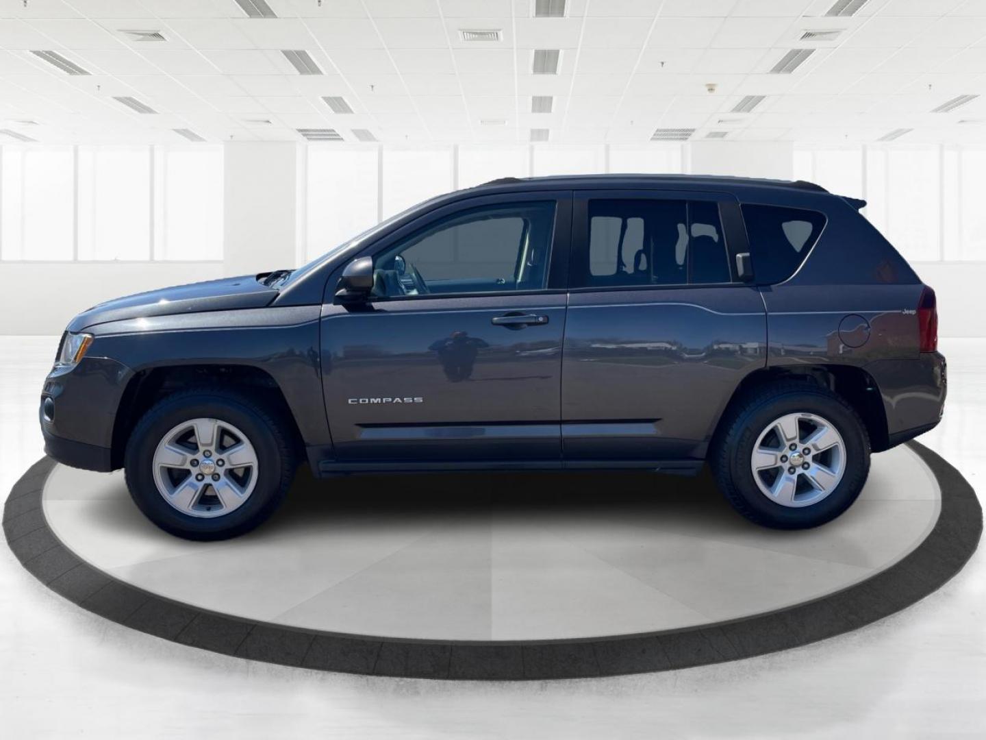 2016 Jeep Compass Latitude (1C4NJCEA2GD) with an Other engine, located at 880 E. National Road, OH, 45377, (937) 908-9800, 39.891918, -84.183975 - Photo#5