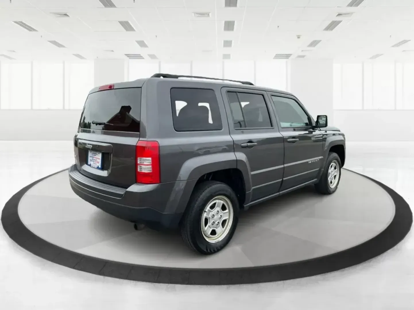2016 Jeep Patriot Sport (1C4NJRBB1GD) with an 2.4L I-4 DOHC engine, located at 880 E. National Road, OH, 45377, (937) 908-9800, 39.891918, -84.183975 - Photo#2