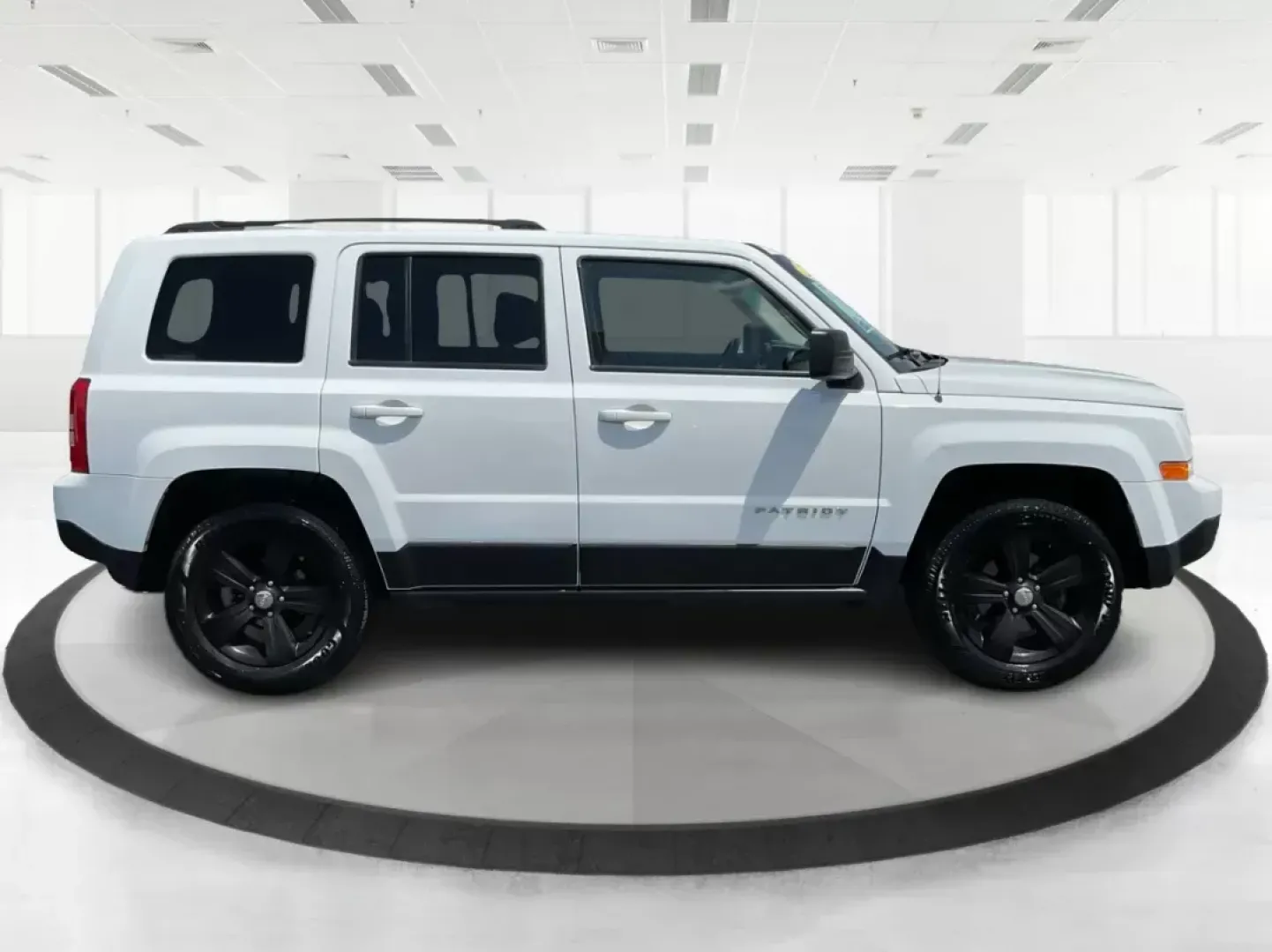 2016 Jeep Patriot Sport (1C4NJRBB2GD) with an 2.4L I-4 DOHC engine, located at 401 Woodman Dr, Riverside, OH, 45431, (937) 908-9800, 39.761024, -84.120956 - Photo#1